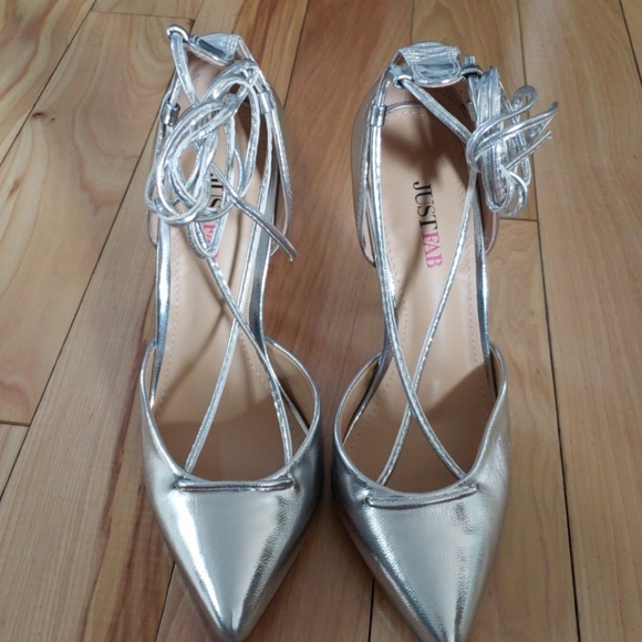 🌟Silver Metallic heels🌟 - Picture 2 of 5